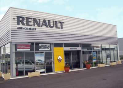 Vue extérieure du garage Bénet, Agent Renault et Dacia à Gallargues le Montueux : vente neuf, occasion, entretien, réparation